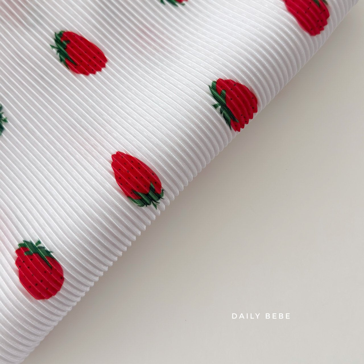 [Preorder] Contrast Pleated Set
