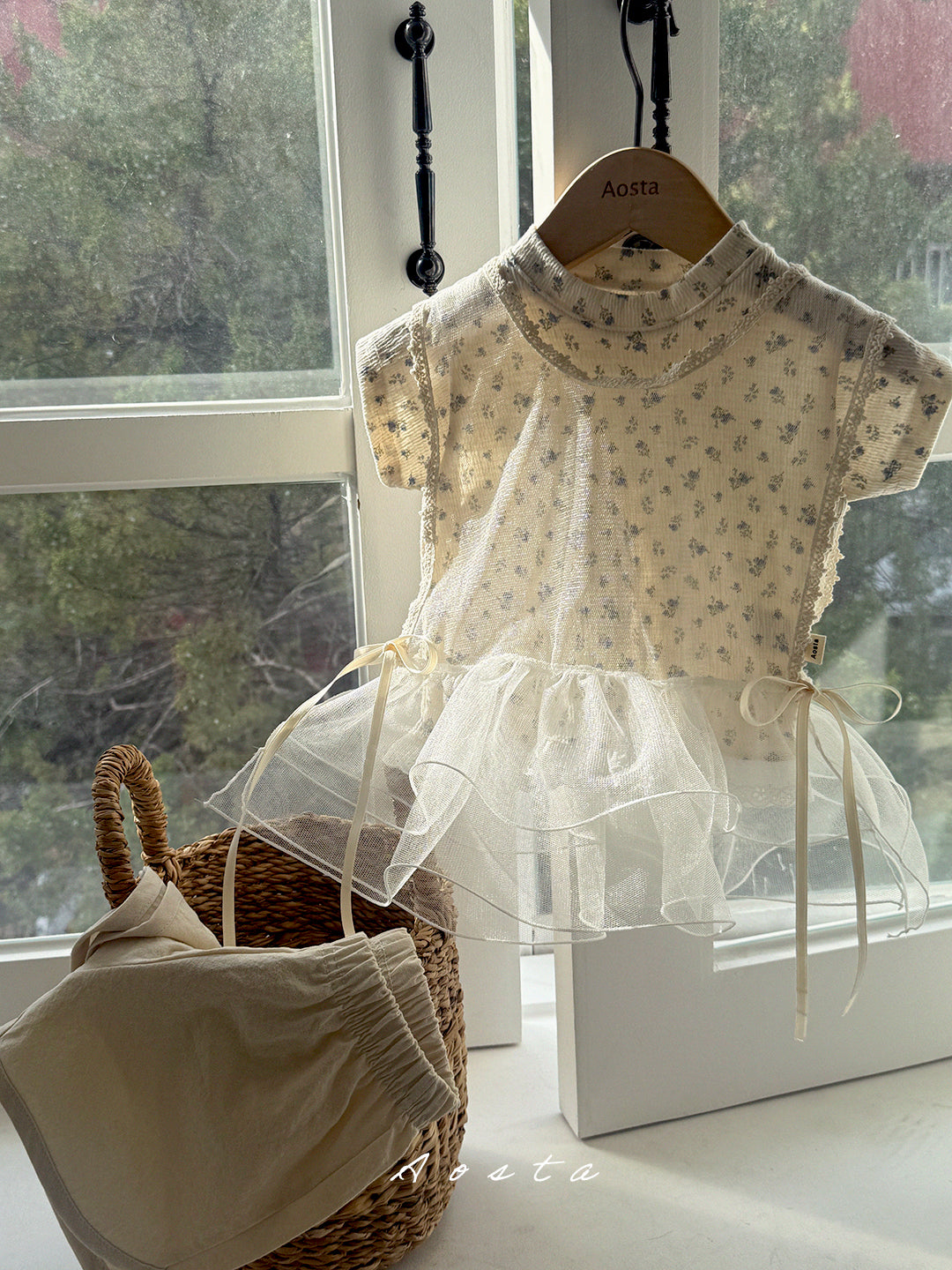 [Preorder] Lace Simple Vest