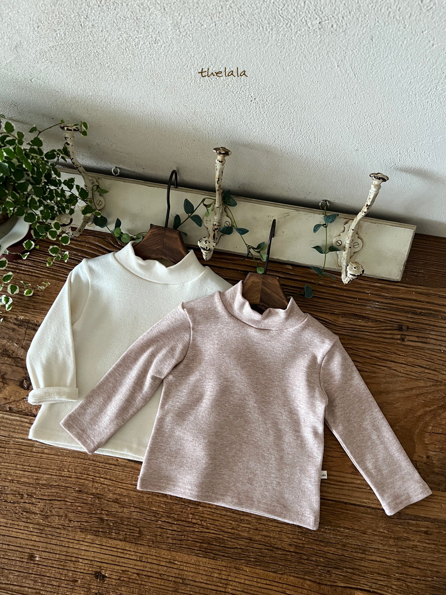 [Preorder] Winter Mockneck Tee (Kid/Mom)