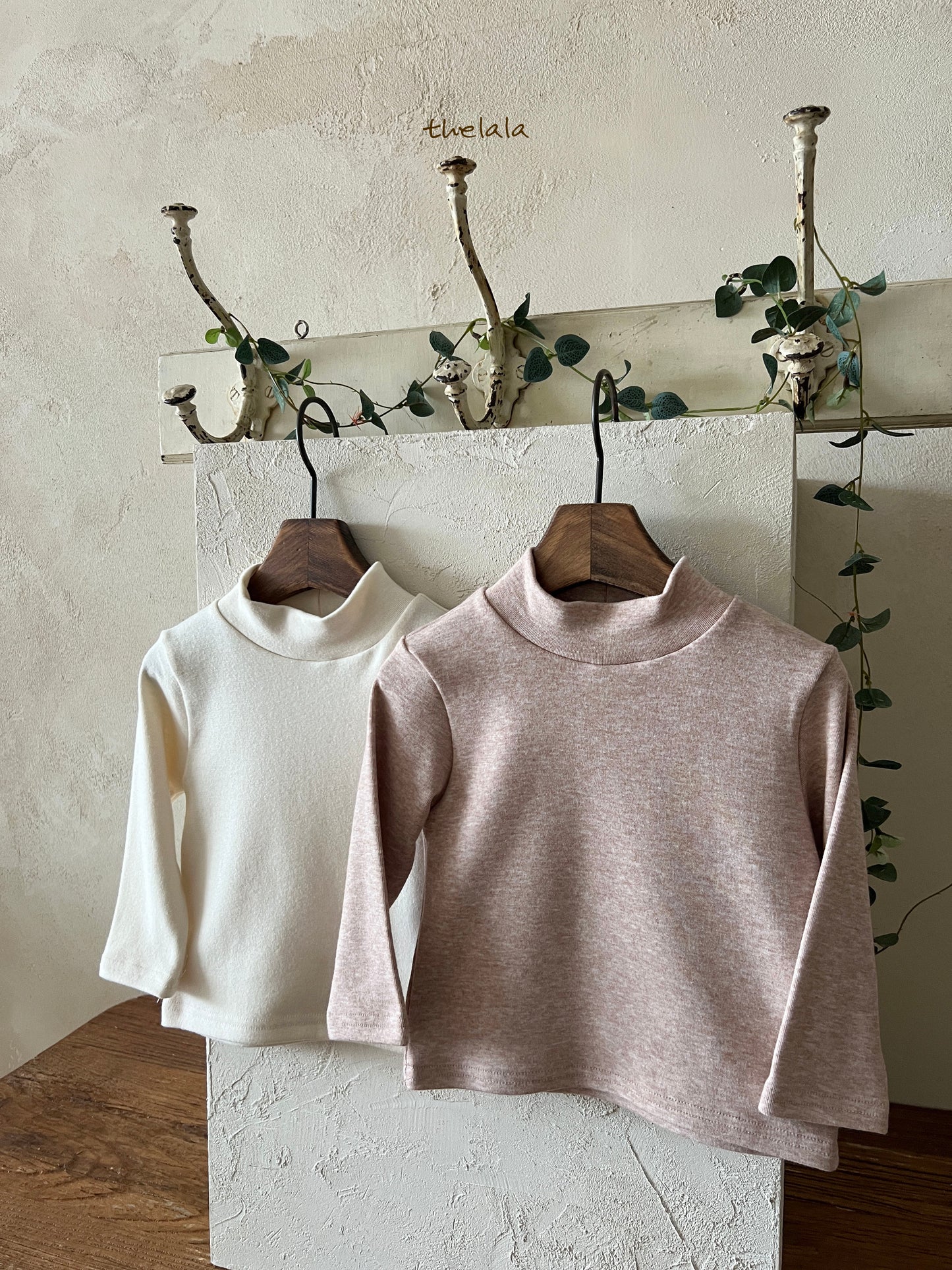 [Preorder] Winter Mockneck Tee (Kid/Mom)