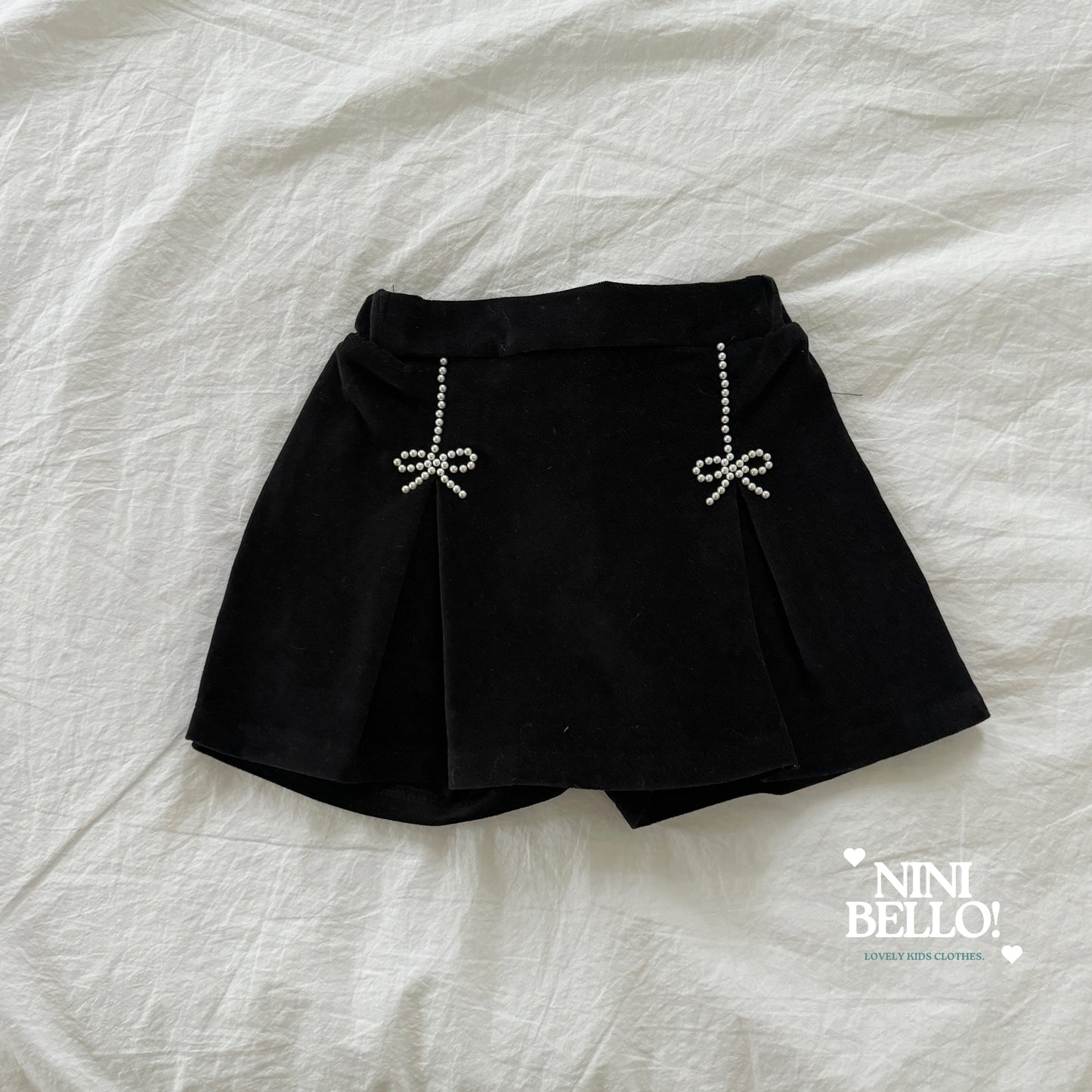 [Preorder] Bisou Velvet Skorts