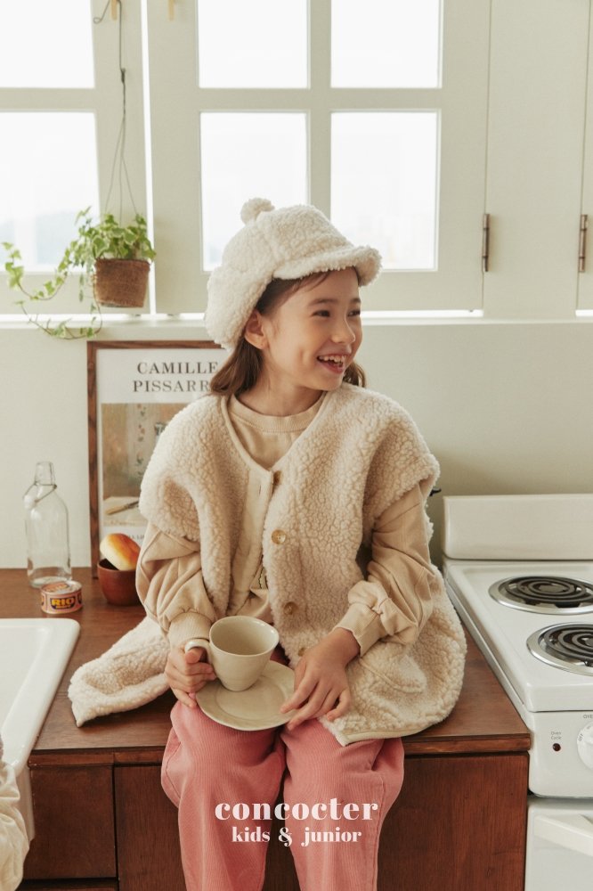 (Lt. Brown, 4Y) Tumble Sherpa Vest