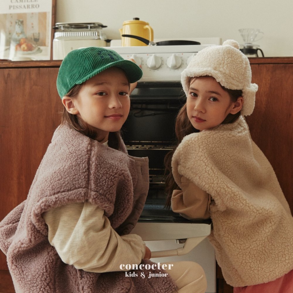 (Lt. Brown, 4Y) Tumble Sherpa Vest