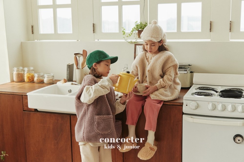 (Lt. Brown, 4Y) Tumble Sherpa Vest
